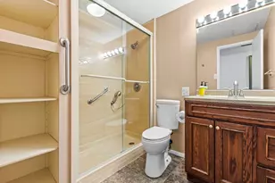 200 S Brentwood Blvd, Clayton, MO 63105 - Photo 11