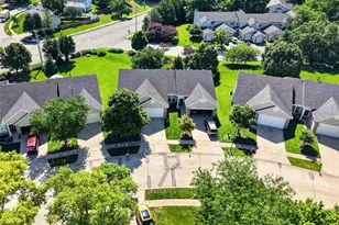 812 Whispering Village Cir, Ballwin, MO 63021 - Photo 3