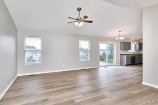 10 Sugarberry Ct, Troy, MO 63379 - Photo 5