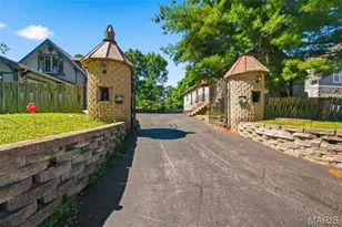 418 Oak Tree Dr, Webster Groves, MO 63119 - Photo 23