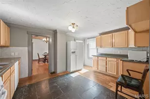 418 Oak Tree Dr, Webster Groves, MO 63119 - Photo 9