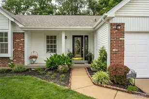 11365 Brierhall Cir, Maryland Heights, MO 63043 - Photo 3