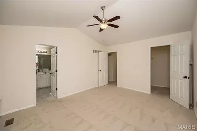 11365 Brierhall Circle, Maryland Heights, MO 63043 - Photo 21