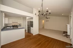 11365 Brierhall Cir, Maryland Heights, MO 63043 - Photo 11
