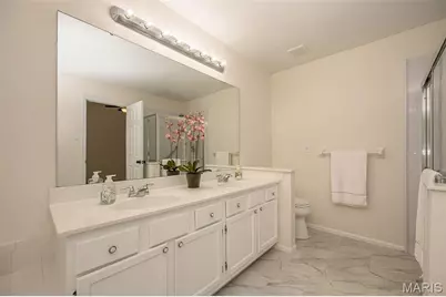 11365 Brierhall Circle, Maryland Heights, MO 63043 - Photo 23