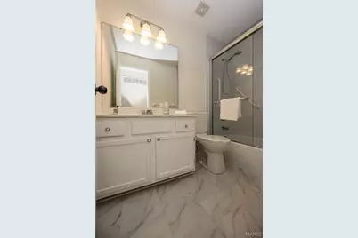 11365 Brierhall Circle, Maryland Heights, MO 63043 - Photo 17