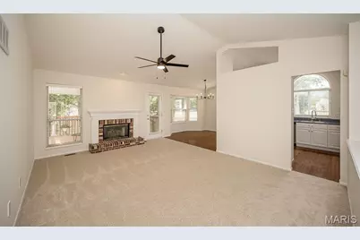 11365 Brierhall Circle, Maryland Heights, MO 63043 - Photo 7