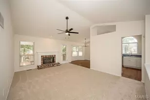 11365 Brierhall Cir, Maryland Heights, MO 63043 - Photo 7
