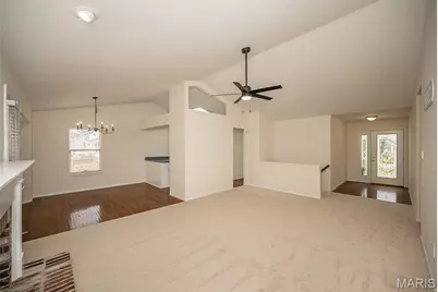 11365 Brierhall Circle, Maryland Heights, MO 63043 - Photo 9
