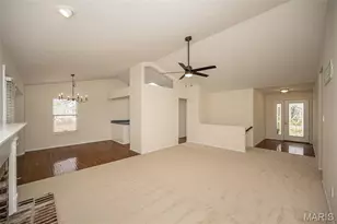 11365 Brierhall Cir, Maryland Heights, MO 63043 - Photo 9