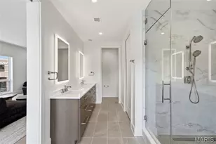 8250 Forsyth Blvd, Clayton, MO 63105 - Photo 21