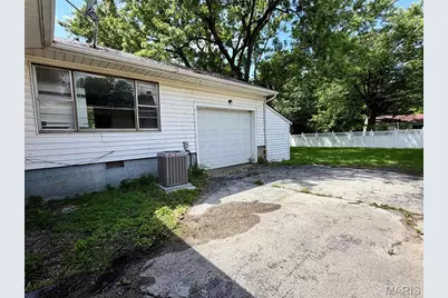 107 Habecking Drive, Saint Louis, MO 63137 - Photo 5