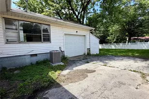 107 Habecking Dr, Saint Louis, MO 63137 - Photo 5