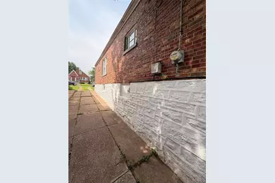 1739 Grape Avenue, Saint Louis, MO 63147 - Photo 33