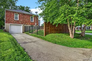 9102 White Ave, Brentwood, MO 63144 - Photo 25