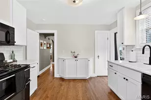 9102 White Ave, Brentwood, MO 63144 - Photo 13