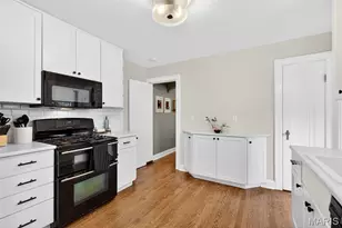 9102 White Ave, Brentwood, MO 63144 - Photo 11