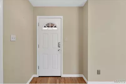 5421 Court Of Cedars, Saint Louis, MO 63128 - Photo 3