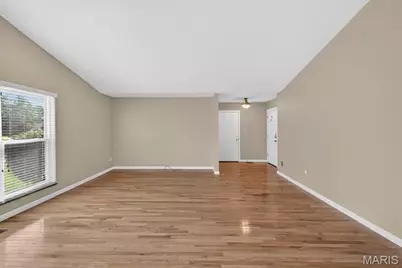 5421 Court Of Cedars, Saint Louis, MO 63128 - Photo 7