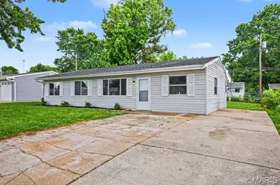9620 Saint Girard Lane, Edmundson, MO 63134 - Photo 7