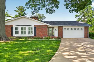 11929 Paradise Ln, Des Peres, MO 63131 - Photo 1