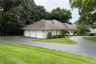 9802 Eagle Hill Ln, Sunset Hills, MO 63127 - Photo 3