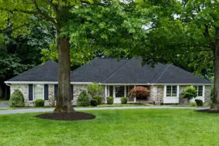 9802 Eagle Hill Ln, Sunset Hills, MO 63127 - Photo 1