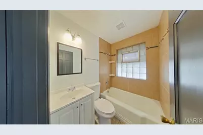 9169 Newby Street, Bellefontaine Neighbors, MO 63137 - Photo 9