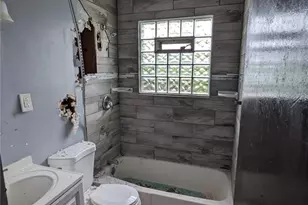 10333 Castle Dr, Saint Louis, MO 63136 - Photo 23