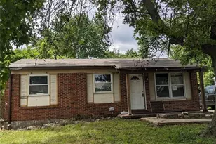 10333 Castle Dr, Saint Louis, MO 63136 - Photo 3