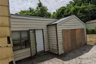 10333 Castle Dr, Saint Louis, MO 63136 - Photo 7