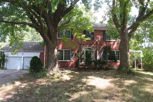 608 N 4th St, Elsberry, MO 63343 - Photo 1