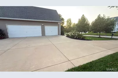 2154 White Lane Drive, Chesterfield, MO 63017 - Photo 3