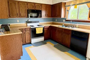 4162 Bugle Bend Dr, Florissant, MO 63034 - Photo 9