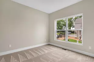 211 Fee Fee Rd, Maryland Heights, MO 63043 - Photo 27
