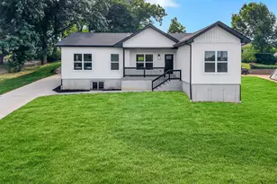 211 Fee Fee Rd, Maryland Heights, MO 63043 - Photo 1