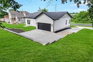 211 Fee Fee Rd, Maryland Heights, MO 63043 - Photo 5
