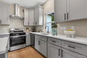 211 Fee Fee Rd, Maryland Heights, MO 63043 - Photo 13