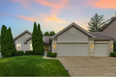 13025 Kinsley Heights Drive, Florissant, MO 63033 - Photo 1