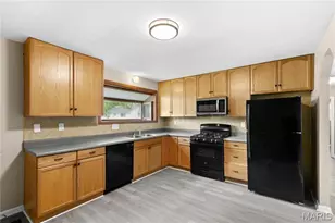 165 Humes Ln, Florissant, MO 63031 - Photo 7