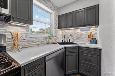 9102 W Swan Circle, Brentwood, MO 63144 - Photo 9