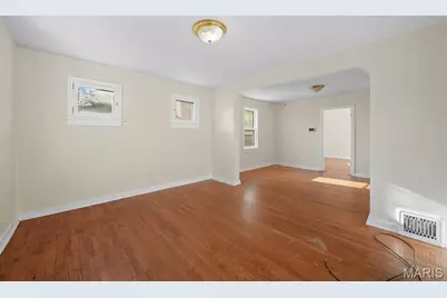 7138 Garesche Avenue, Jennings, MO 63136 - Photo 5