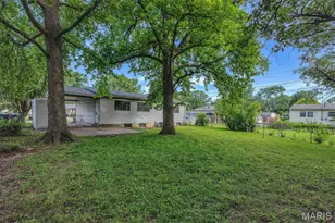 10 Garnier Ct, Florissant, MO 63031 - Photo 25