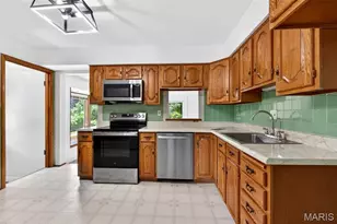 800 Crowder Dr, Florissant, MO 63031 - Photo 13