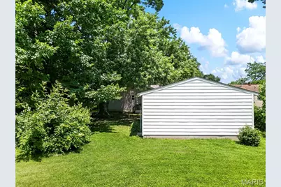 800 Crowder Drive, Florissant, MO 63031 - Photo 33