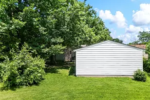 800 Crowder Dr, Florissant, MO 63031 - Photo 33