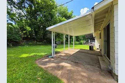 2379 Wesglen Estates Drive, Maryland Heights, MO 63043 - Photo 3