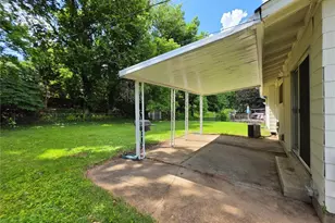 2379 Wesglen Estates Dr, Maryland Heights, MO 63043 - Photo 3
