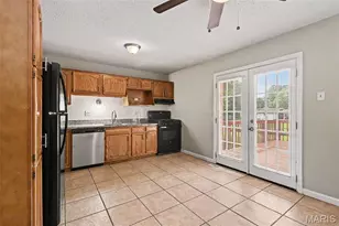 2322 Battlefield Dr, Florissant, MO 63031 - Photo 9