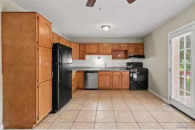 2322 Battlefield Drive, Florissant, MO 63031 - Photo 5
